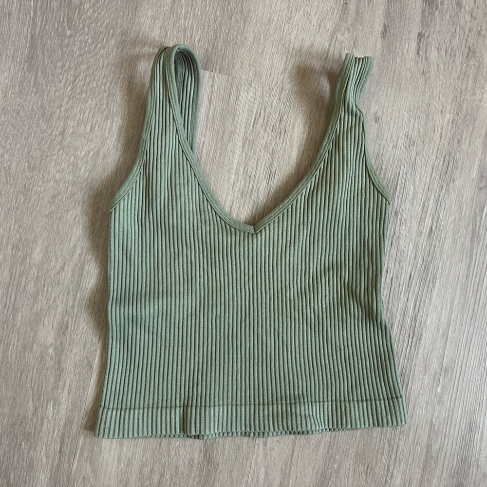 Aura Ribbed V-Neck Crop Tank — Sage Sm/Med